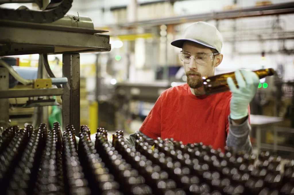 worker-working-at-beer-manufacturing-industry-1024x682