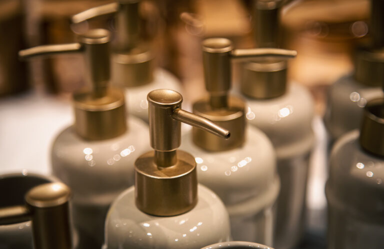 closeup-bottles-with-dispensers-liquid-soap1-768x498